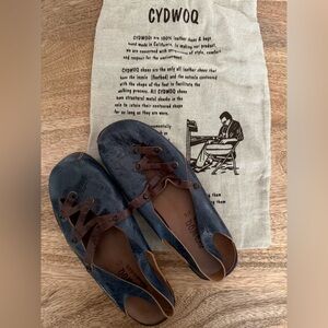 Cydwoq Blue Leather Shoes Size 7.5